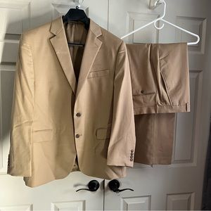 Men’s suit in beige size 46R by stafford